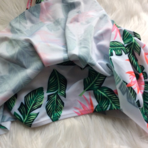 BNWT 2-Piece Flounce High Waisted Swimsuit - Picture 7 of 8